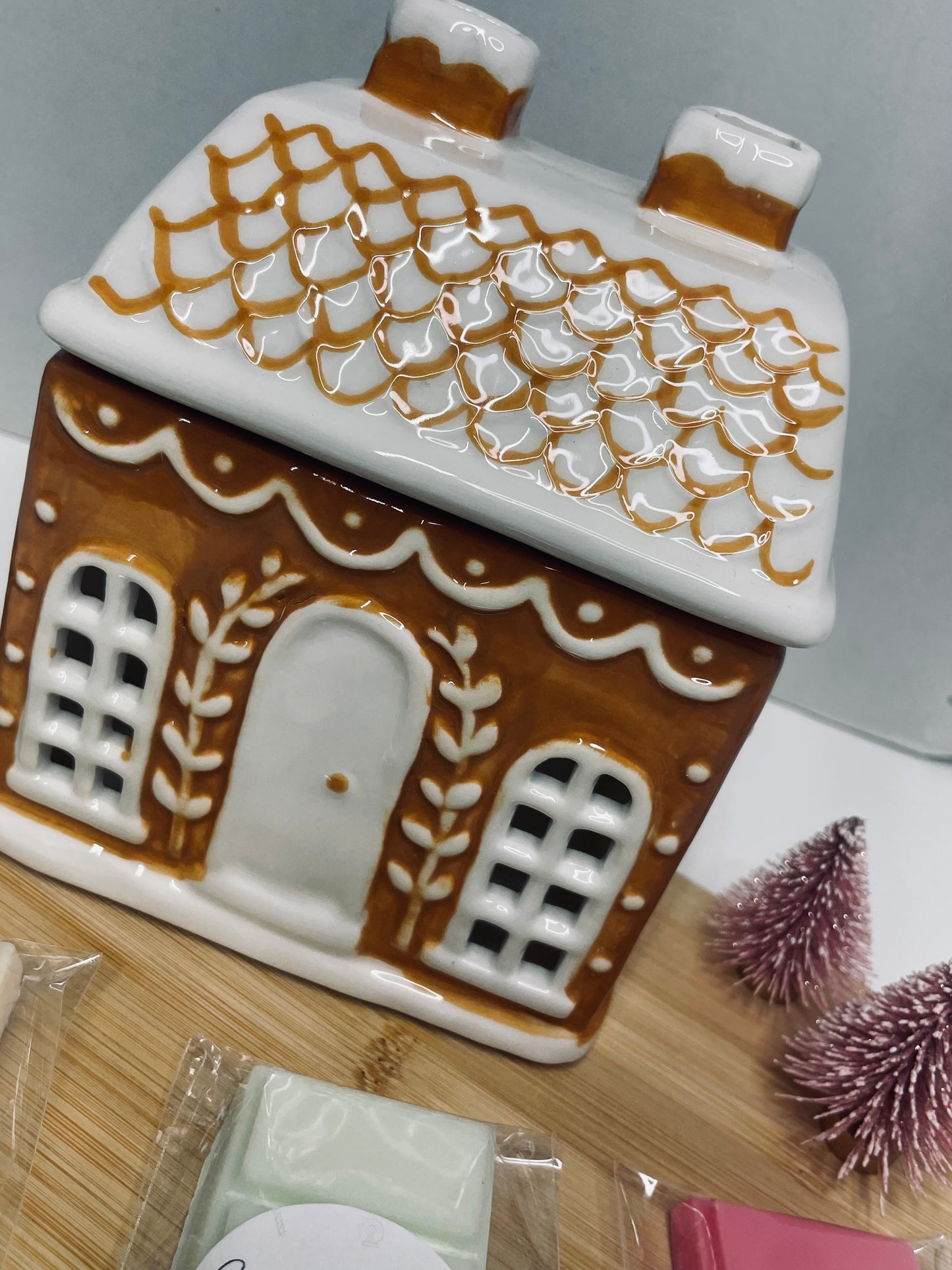 Gingerbread House Waxmelt Burner